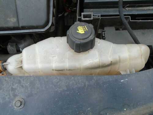 09 RENAULT CLIO MK3 1.2 3 DOOR COOLANT TANK EXPANSION BOTTLE 05-12 BREAKING CAR